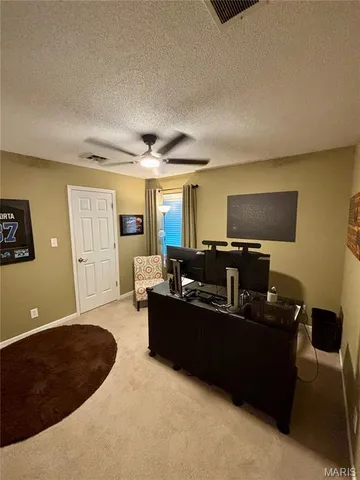 $430,000 | 305 Kingsbury Court, Highland, IL 62249