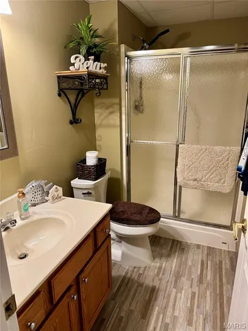 $430,000 | 305 Kingsbury Court, Highland, IL 62249