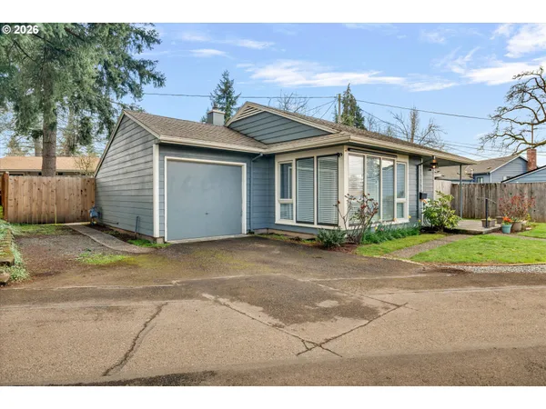$385,000 | 406 Eastfield Drive, Oregon City, OR 97045