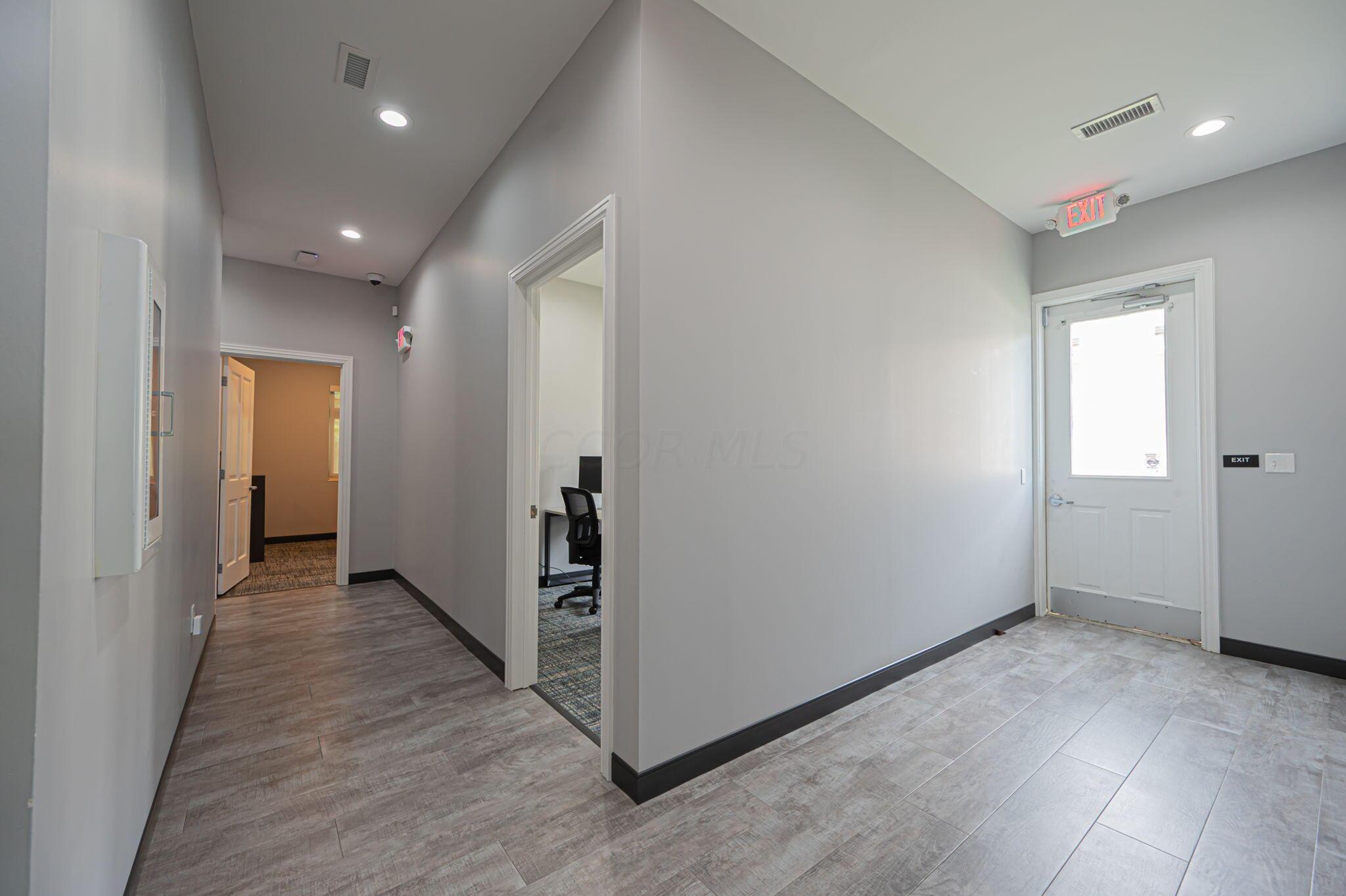 422 Beecher Road Columbus, OH 43230 - Photo 10 of 60 Interior Photo
