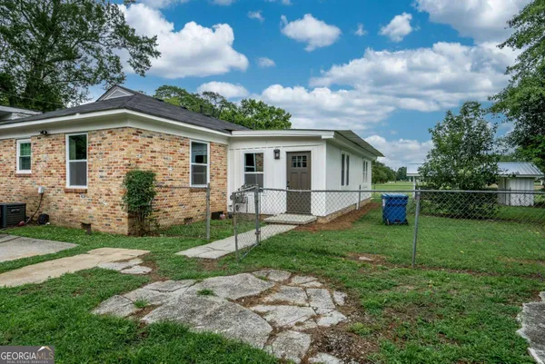 $1,400 | 175 East Main Street, Unit A, Rutledge, GA 30663