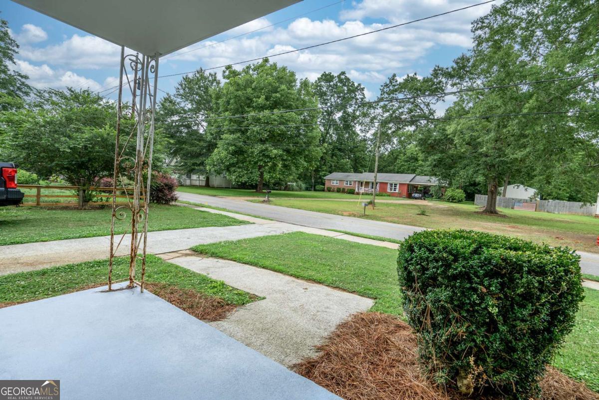 175 East Main Street, Unit A Rutledge, GA 30663 - Photo 9 of 28