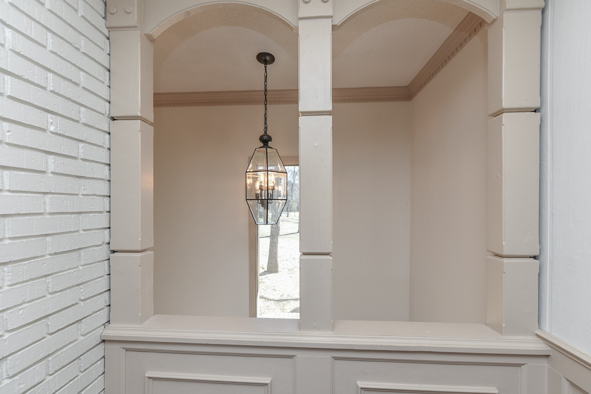 450 Bell Road Gallatin, TN 37066 - Photo 5 of 45 a bathroom with a bathtub and shower