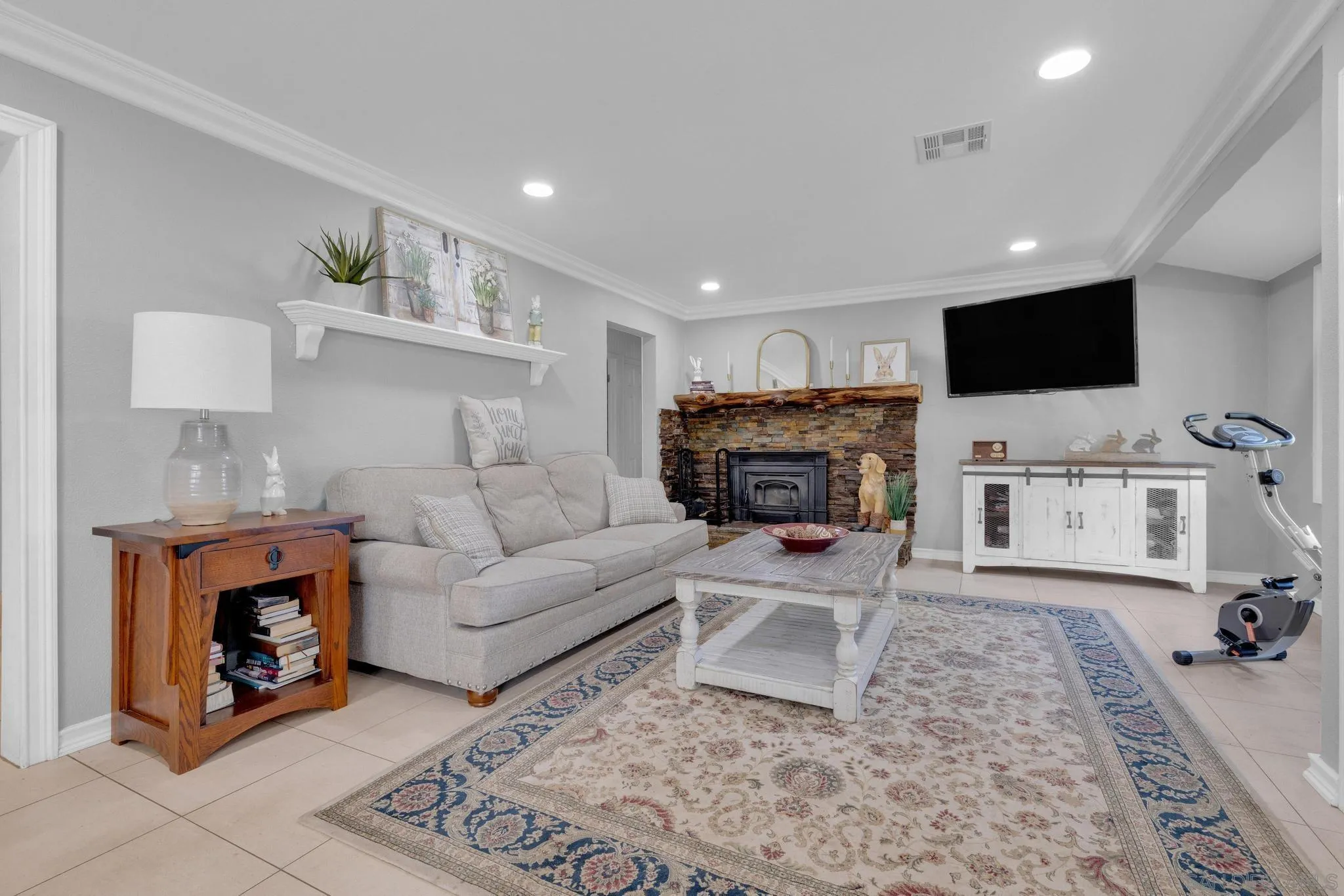 15612 Dell View Road El Cajon, CA 92021 - Photo 8 of 49 Gallery Image 8