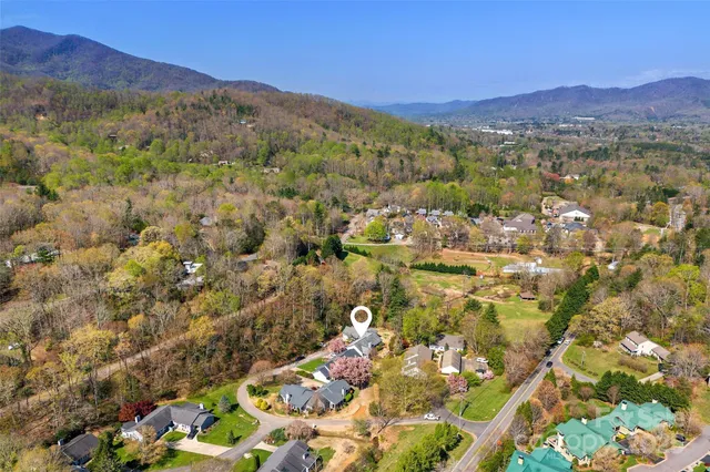 $434,900 | 2 Llama Vista Court, Black Mountain, NC 28711