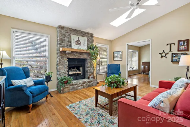 $434,900 | 2 Llama Vista Court, Black Mountain, NC 28711