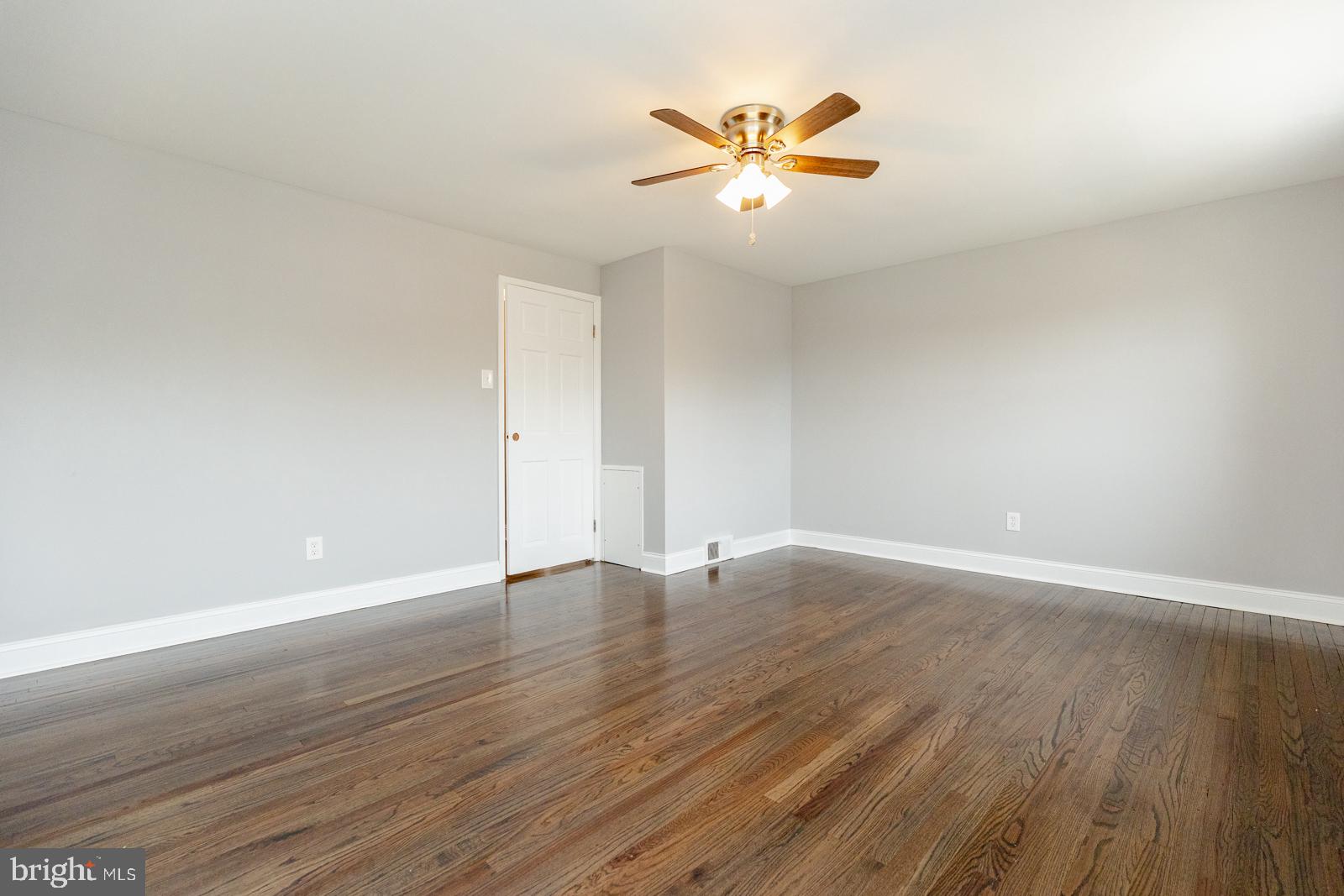 12710 Cabell Road Philadelphia, PA 19154 - Photo 27 of 35