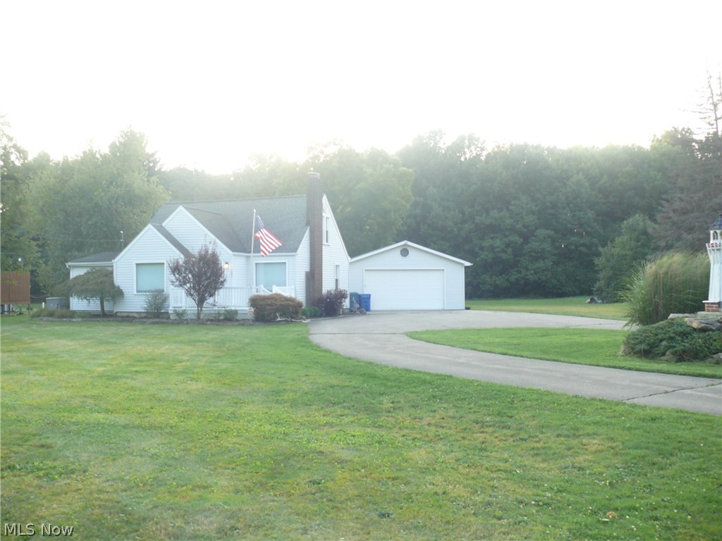 142 Warner Road Southeast Hubbard, OH 44425 - Photo 1 of 26 Gallery Image 1