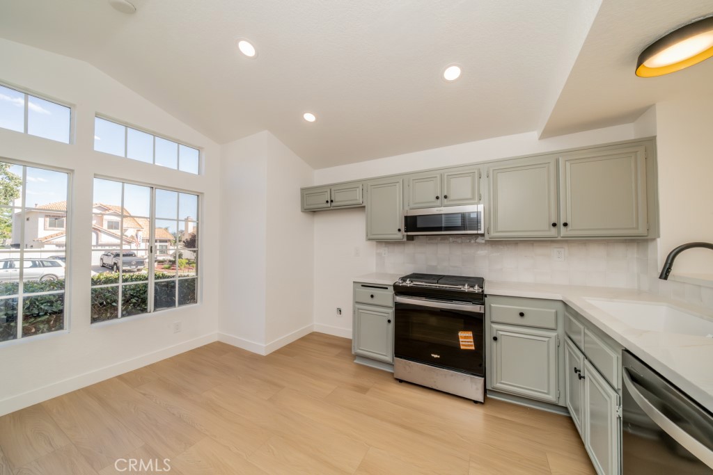 33467 Viewpoint Drive Wildomar, CA 92595 - Photo 4 of 35
