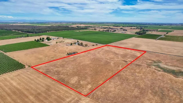 an aerial view of a garden