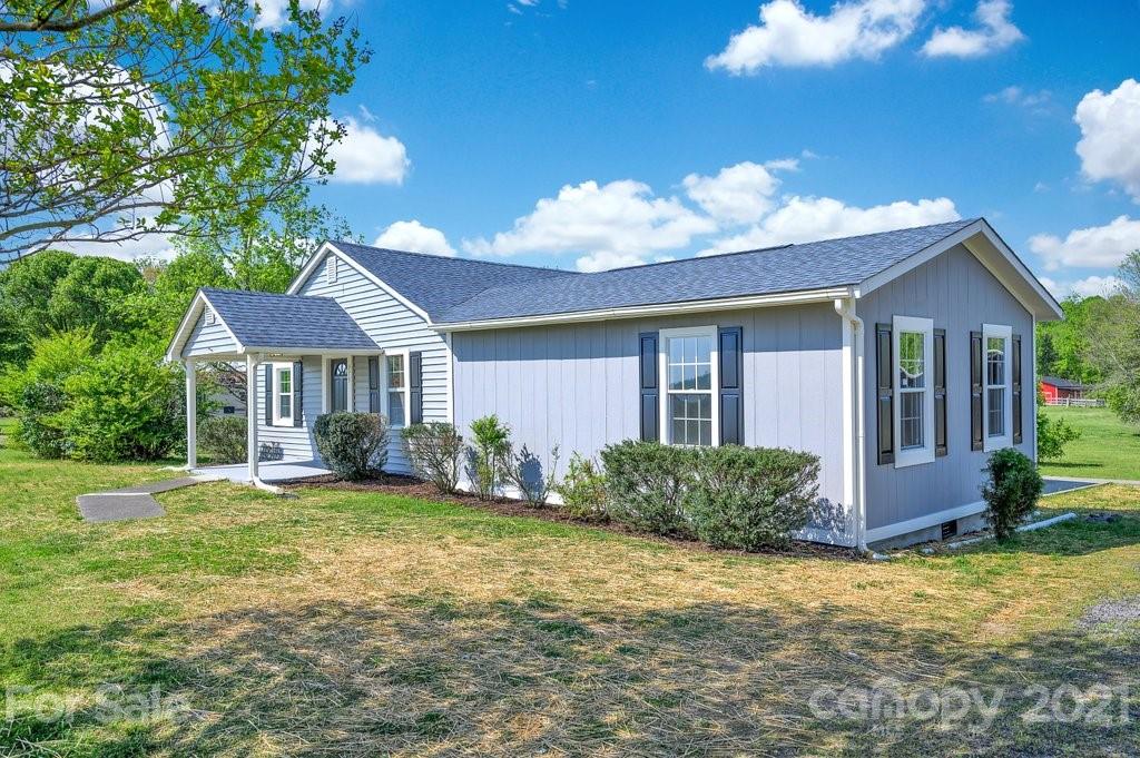 975 Farmington Road Mocksville, NC 27028 - Photo 3 of 31 Gallery Image 3