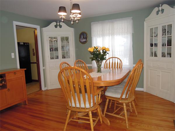 12 Crest Road Tewksbury, MA 01876 - Photo 4 of 15 Gallery Image 4