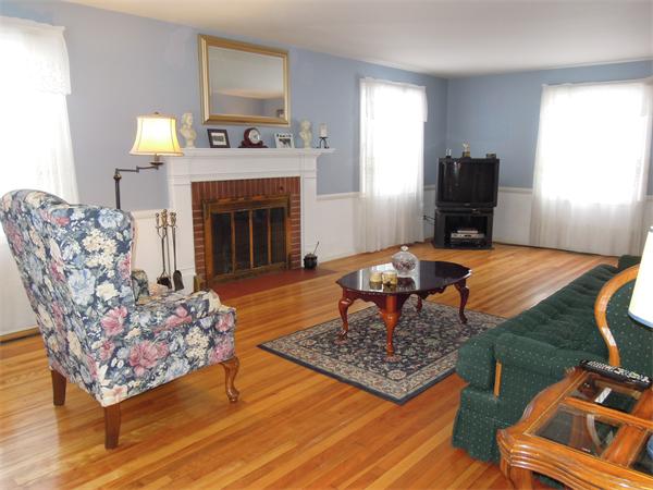 12 Crest Road Tewksbury, MA 01876 - Photo 7 of 15 Gallery Image 7