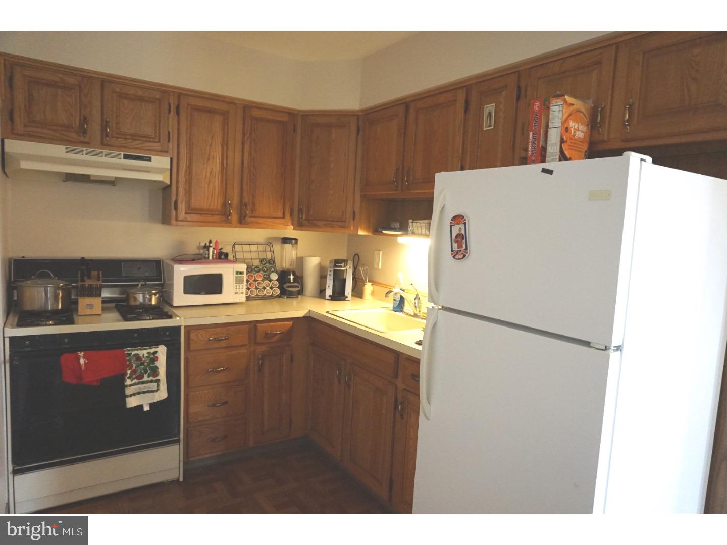 3840 Fairdale Road Philadelphia, PA 19154 - Photo 4 of 15 Kitchen