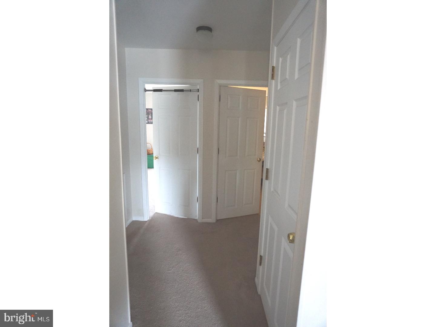 3840 Fairdale Road Philadelphia, PA 19154 - Photo 5 of 15 Hallway