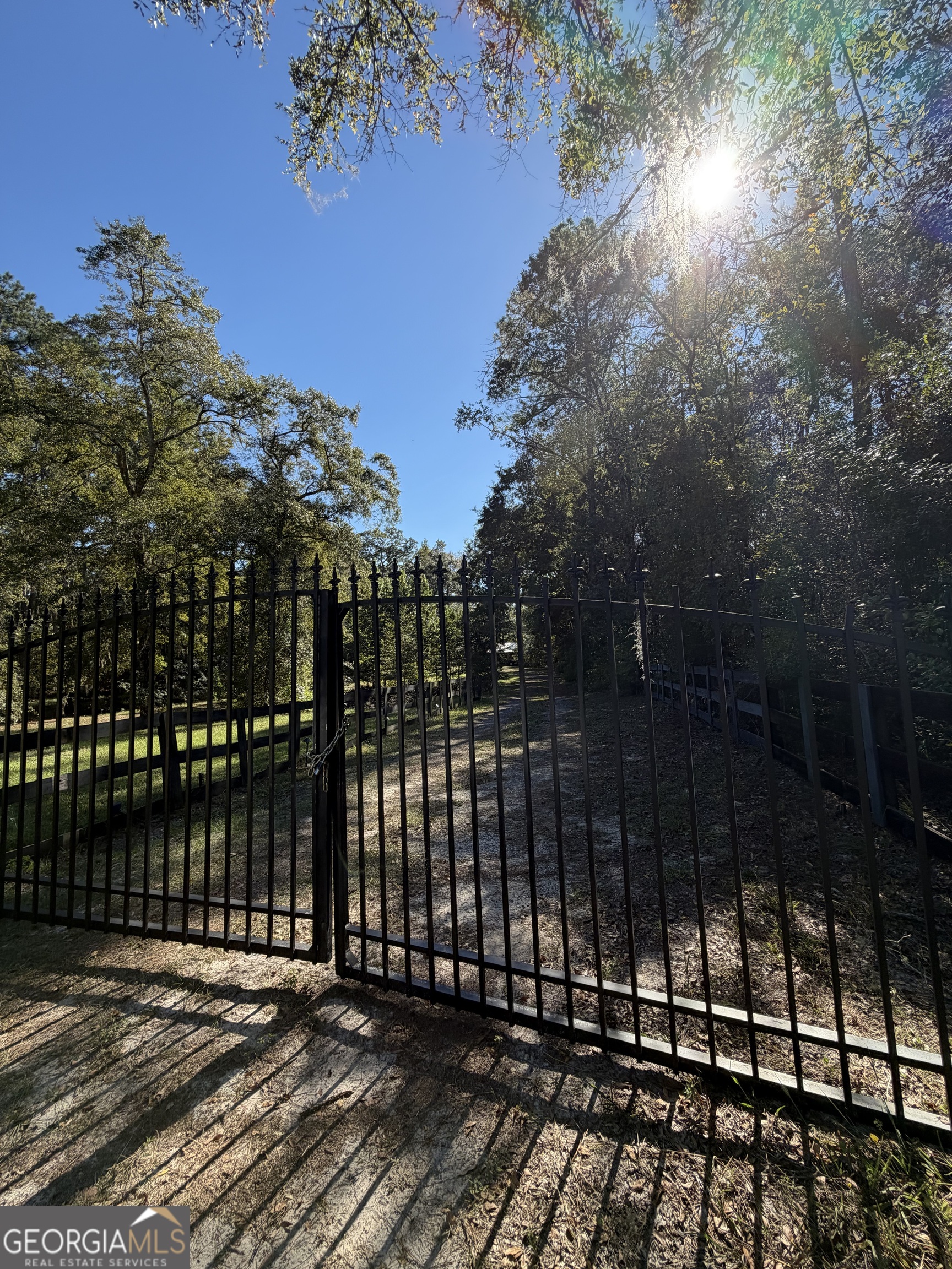 1621 St Marys River Bluff Road St. George, GA 31562 - Photo 3 of 27