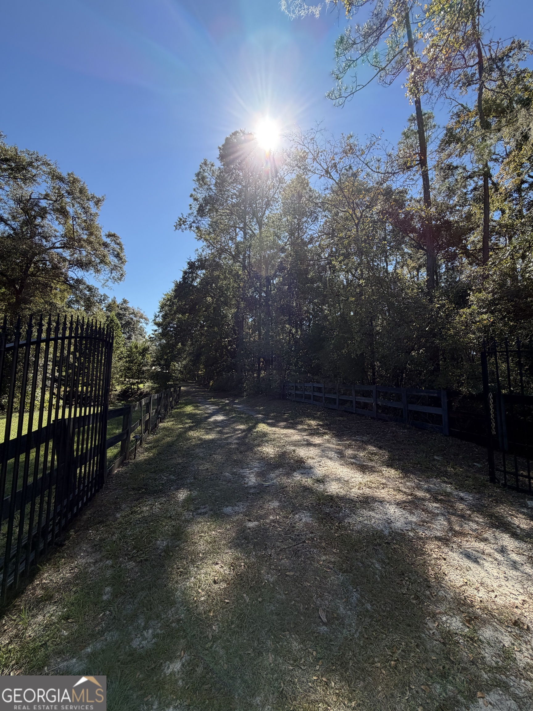 1621 St Marys River Bluff Road St. George, GA 31562 - Photo 4 of 27