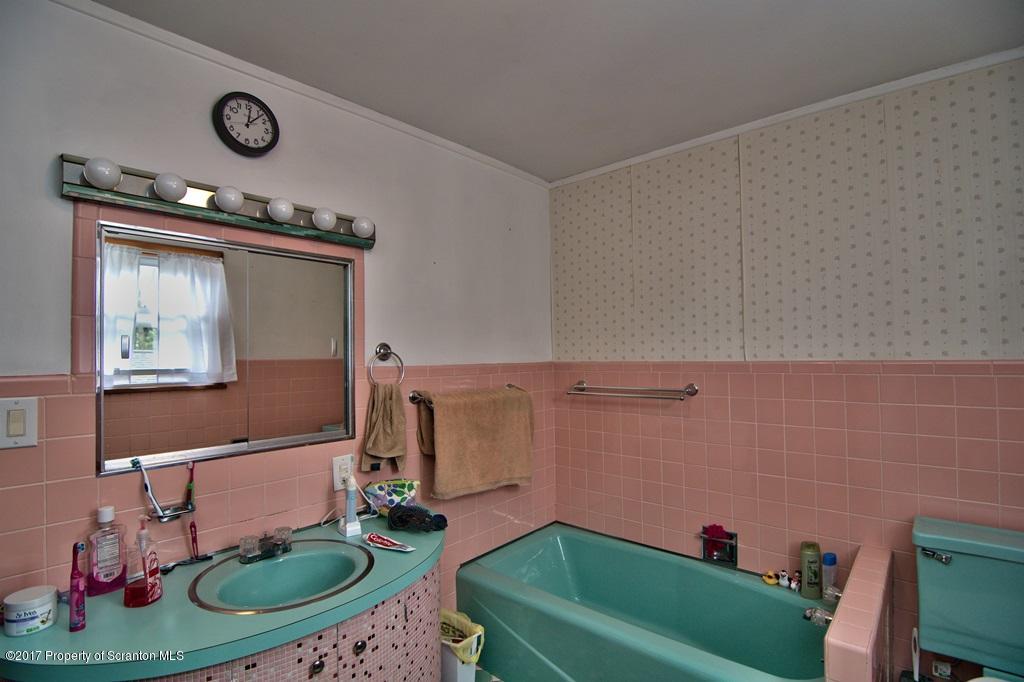 1208 Main Street Avoca, PA 18641 - Photo 23 of 28 Gallery Image 23