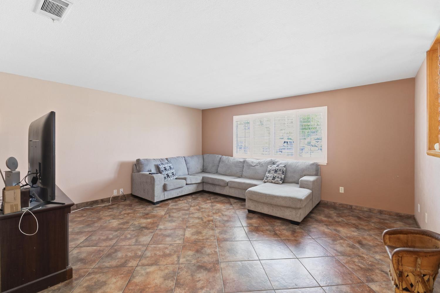 40694 Pearl Road Cutler, CA 93615 - Photo 6 of 30
