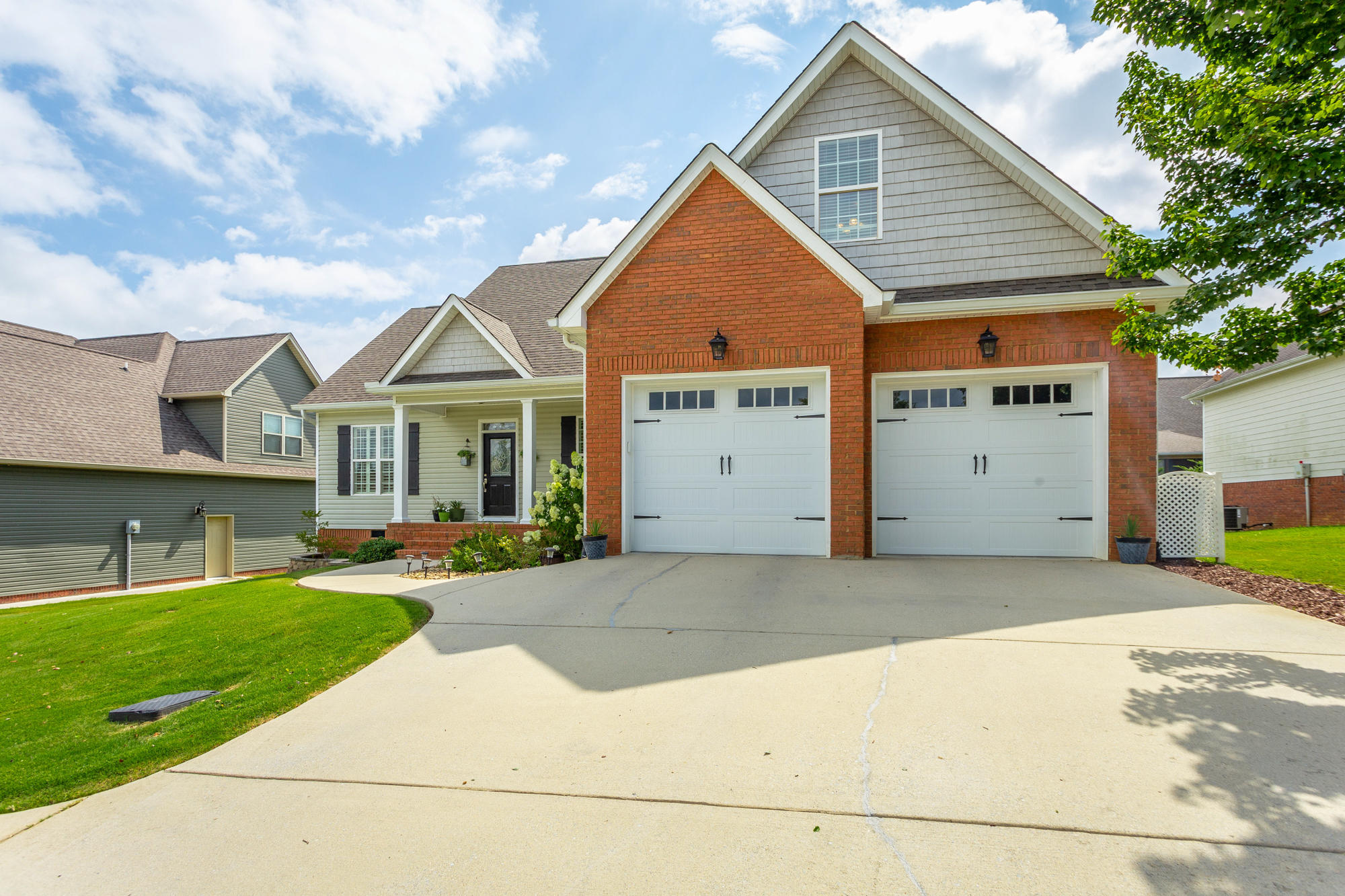 215 Hunting Ridge Circle Rock Spring, GA 30739 - Photo 3 of 41 215 Hunting Ridge Cir. HD-22