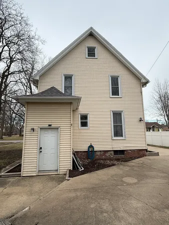 $173,000 | 316 West Henry Street, Pontiac, IL 61764