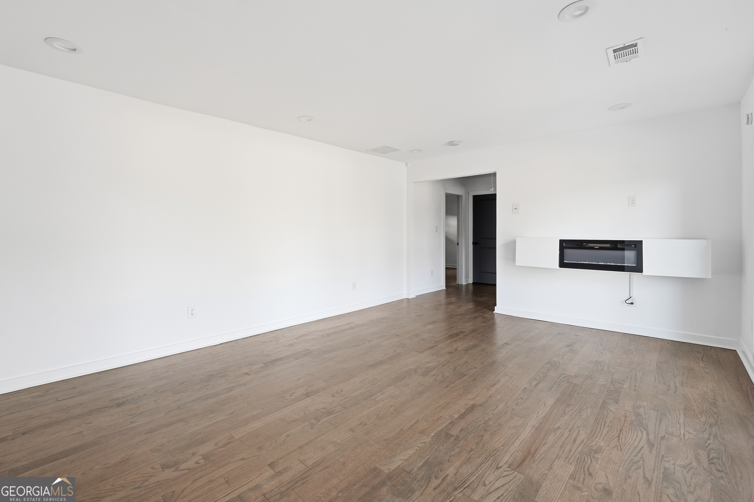 2703 Ellen Way Decatur, GA 30032 - Photo 4 of 27