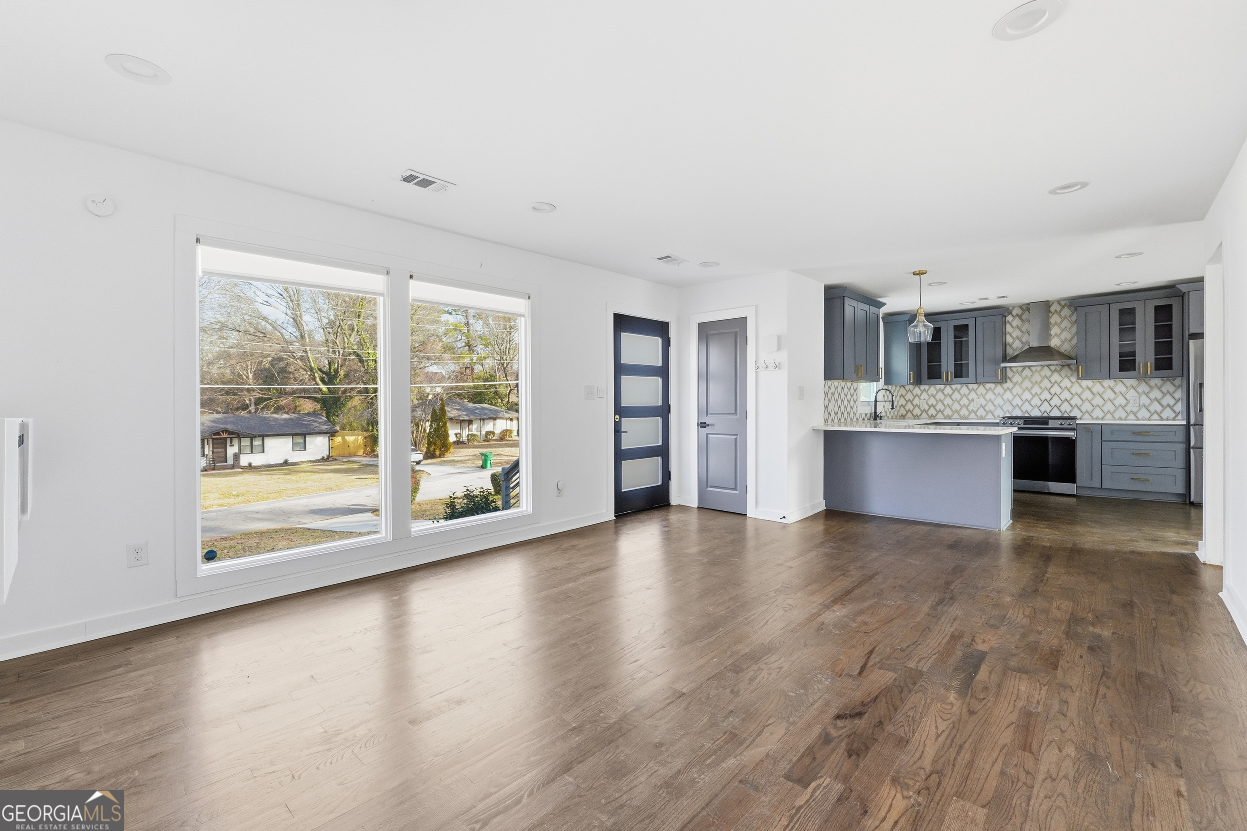 2703 Ellen Way Decatur, GA 30032 - Photo 6 of 27