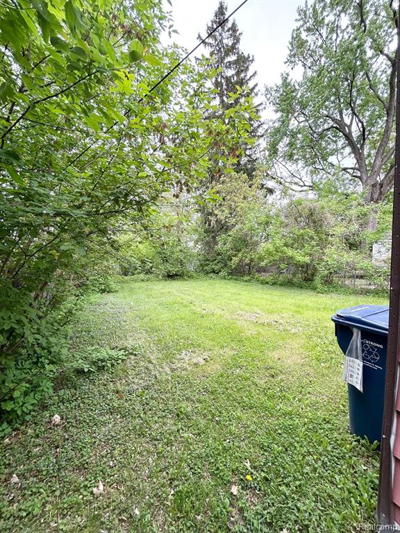 2317 Flushing Road Flint, MI 48504 - Photo 4 of 16