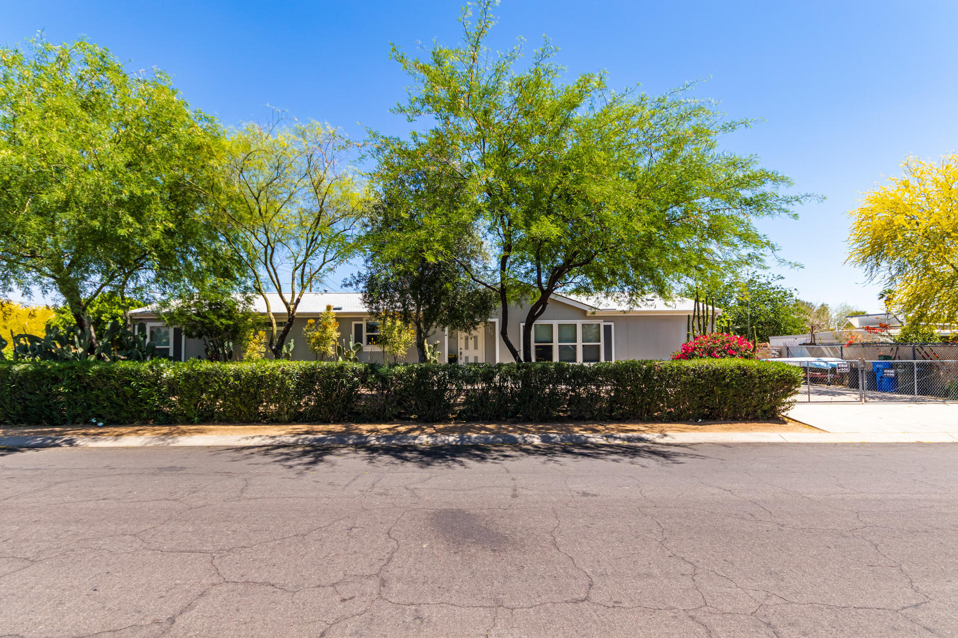 2725 East Beardsley Road Phoenix, AZ 85050 - Photo 1 of 35 01 - Beardsley