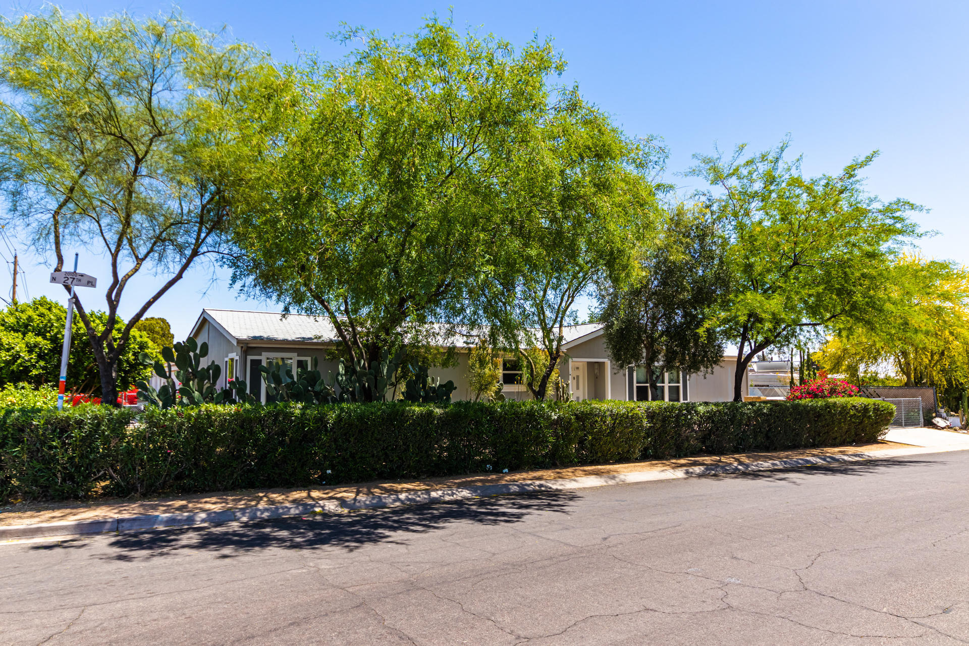 2725 East Beardsley Road Phoenix, AZ 85050 - Photo 2 of 35 02 - Beardsley