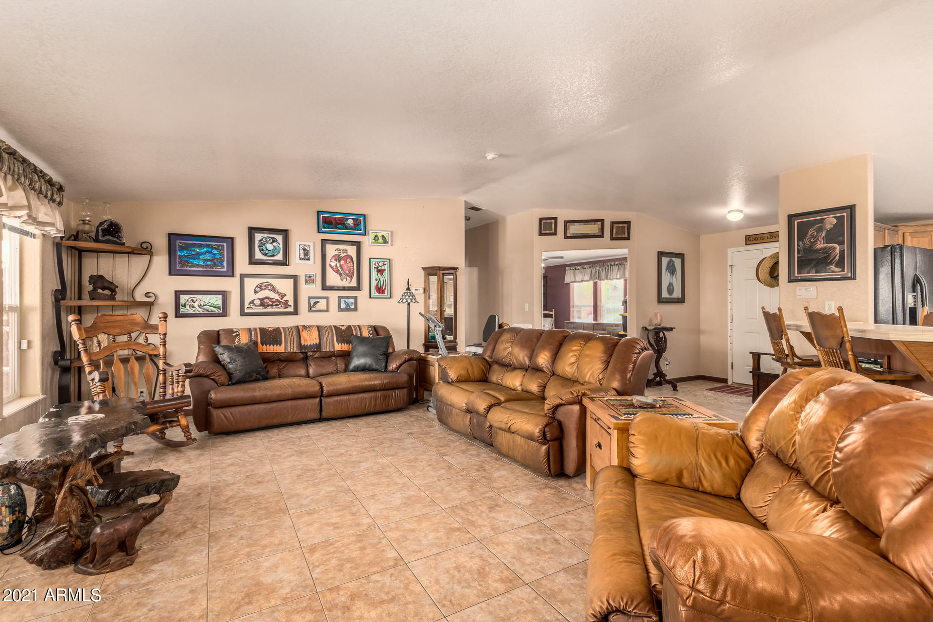 2725 East Beardsley Road Phoenix, AZ 85050 - Photo 3 of 35 03 - Beardsley