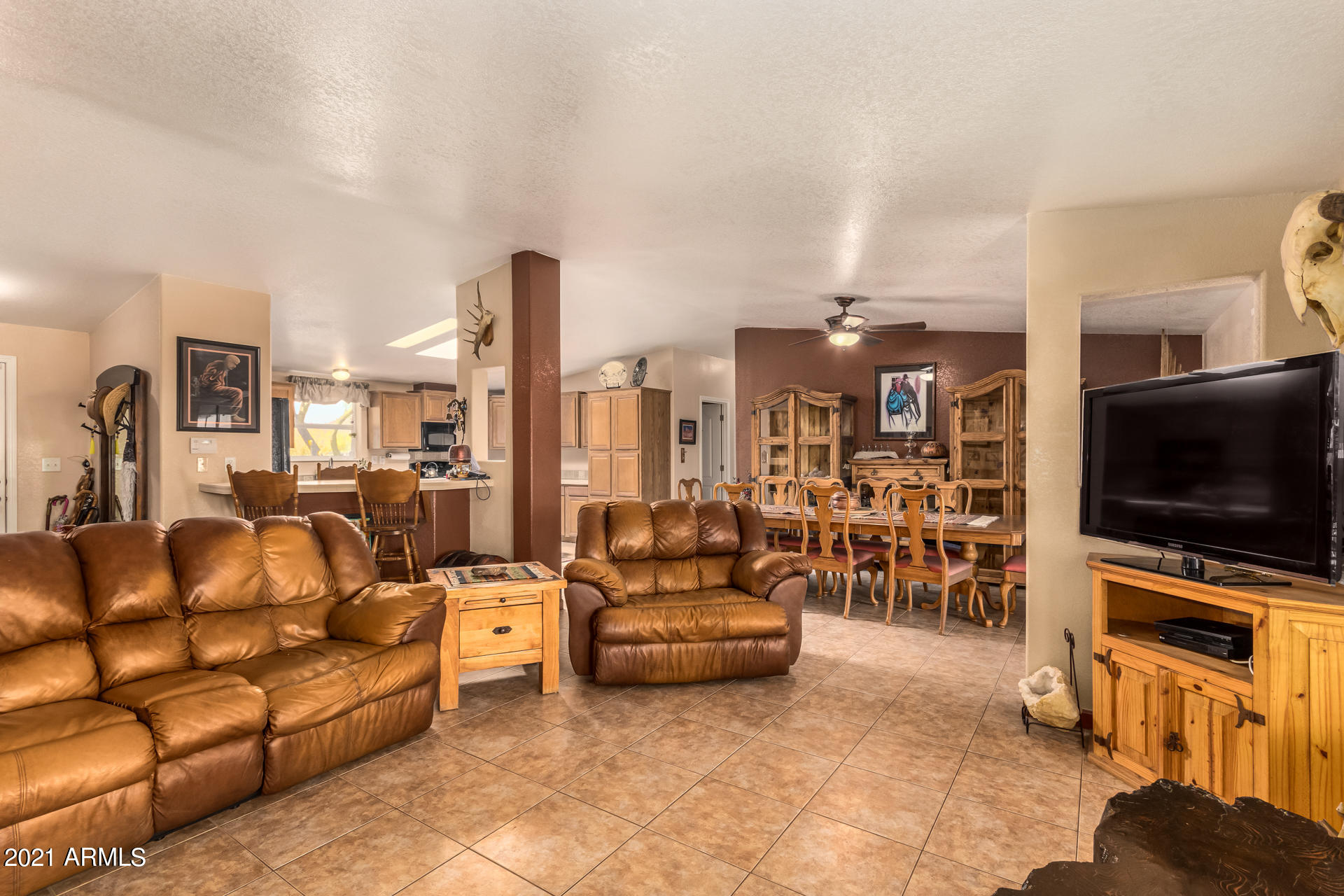 2725 East Beardsley Road Phoenix, AZ 85050 - Photo 6 of 35 06 - Beardsley