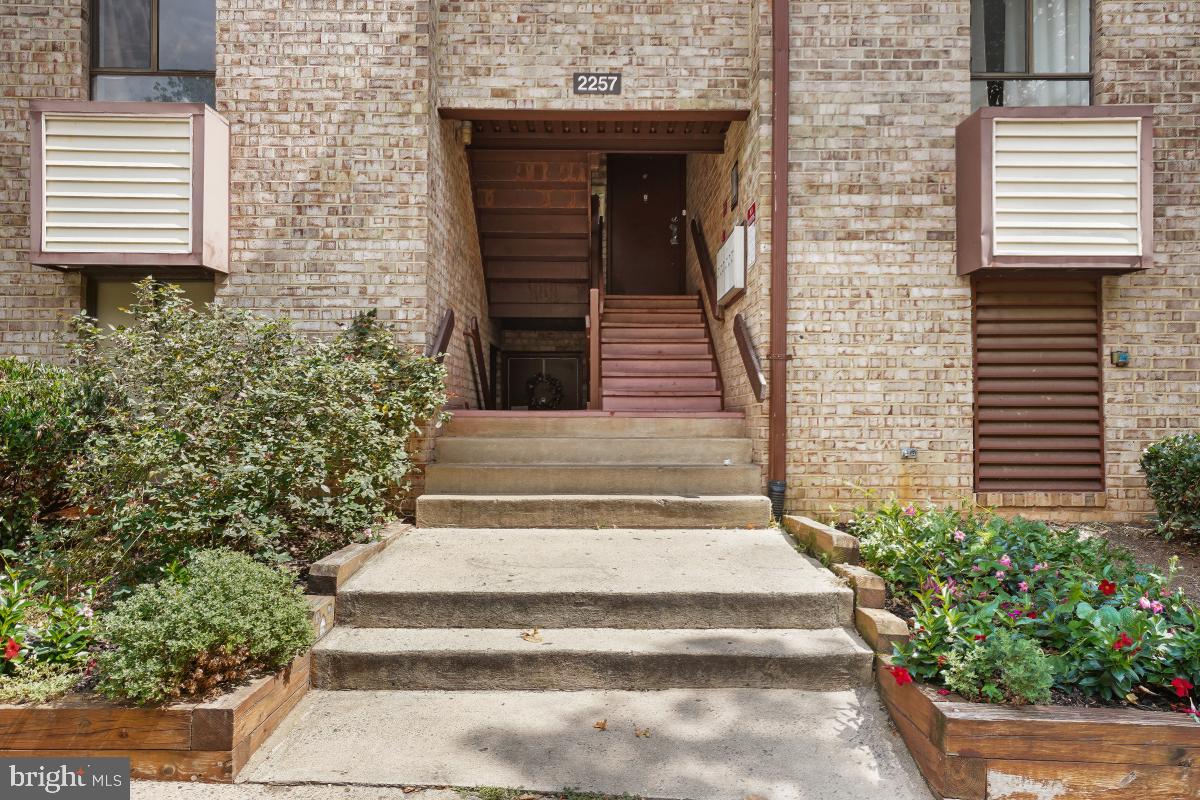 2257 Castle Rock Square, Unit 2B Reston, VA 20191 - Photo 3 of 30