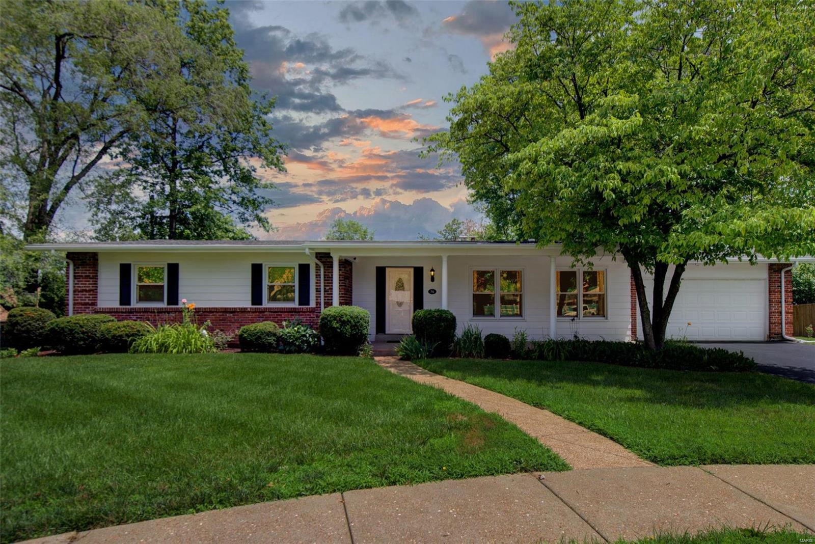76 Boca Raton Court Chesterfield, MO 63017 - Photo 2 of 22 Gallery Image 2