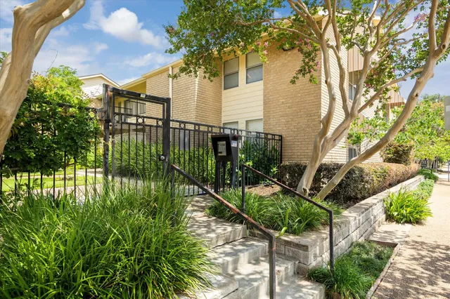 $149,000 | 3131 Cummins Street, Unit 27, Houston, TX 77027