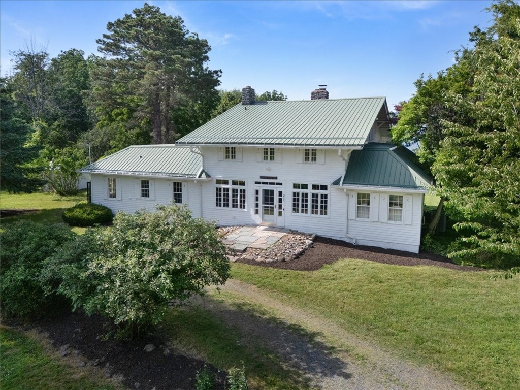 211 Lake Road Ontario, NY 14519 - Photo 3 of 30