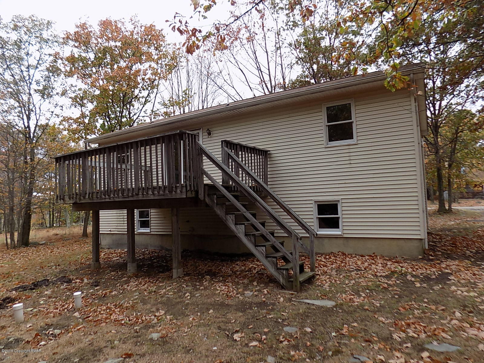 1003 Pine Ridge Bushkill, PA 18324 - Photo 4 of 10 DSCN9451