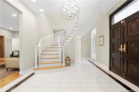 $17,000 | 345 Governors Lane, Fairfield, CT 06824