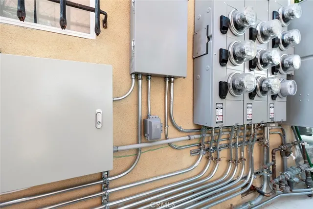 a view of entryway and hall