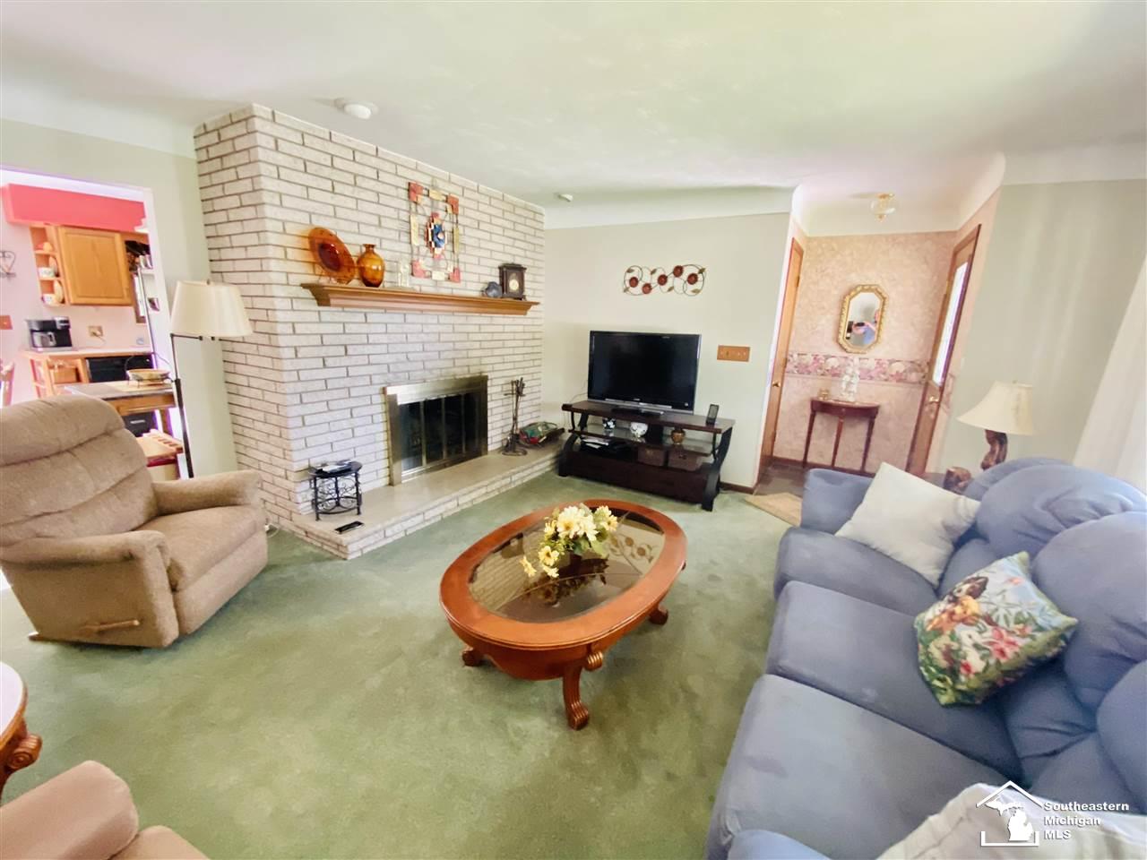 872 Ruff Drive Monroe, MI 48162 - Photo 6 of 26 50045118-5.JPG