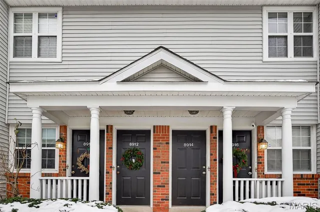 $254,900 | 8914 Eager Road, Brentwood, MO 63144