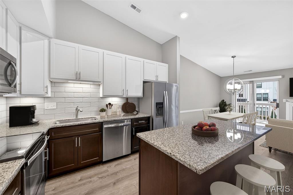 8914 Eager Road Brentwood, MO 63144 - Photo 8 of 22