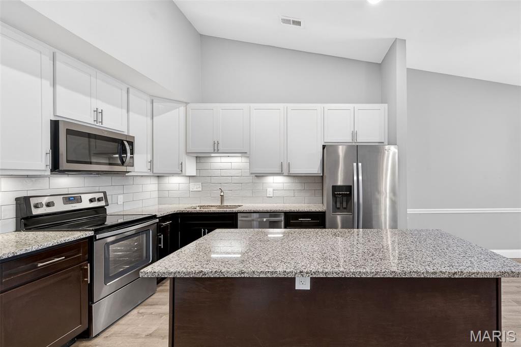 8914 Eager Road Brentwood, MO 63144 - Photo 10 of 22