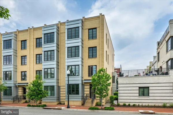$4,750 | 1316 Main Line Boulevard, Alexandria, VA 22301