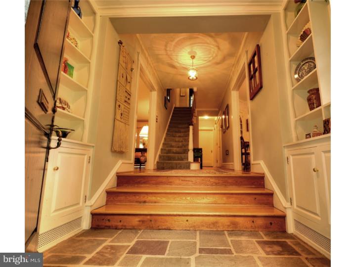 1512 Alsace Road Reading, PA 19604 - Photo 2 of 23 Foyer