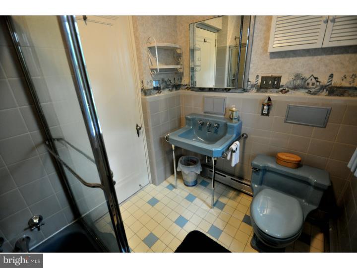 1512 Alsace Road Reading, PA 19604 - Photo 16 of 23 Bathroom