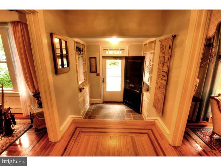 1512 Alsace Road Reading, PA 19604 - Photo 3 of 23 Foyer