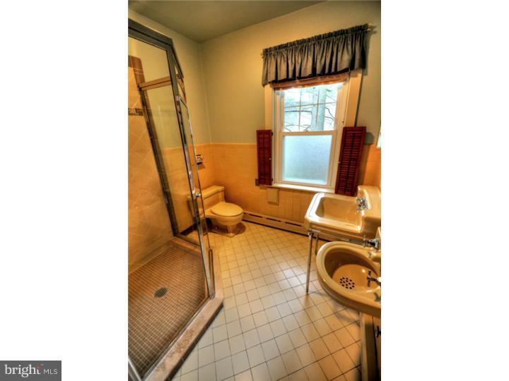1512 Alsace Road Reading, PA 19604 - Photo 10 of 23 Master Bathroom
