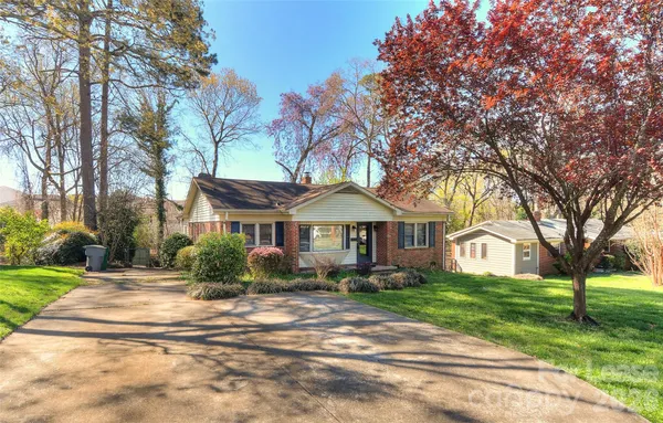 $3,200 | 1308 Mockingbird Lane, Charlotte, NC 28209