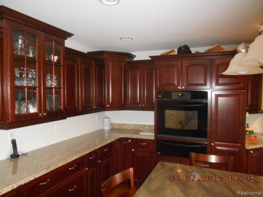 70 Clairview Road Grosse Pointe, MI 48236 - Photo 8 of 26 048.jpg